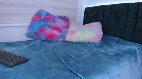 Snapshot of lia_queen610 chatting on January 18, 2025, 3:42 am Little Queen Lia online show from January 18, 2025, 3:42 am