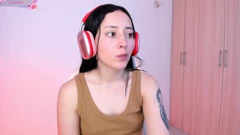 Snapshot of lia_queen610 chatting on February 4, 2025, 1:13 am Little Queen Lia online show from February 4, 2025, 1:13 am