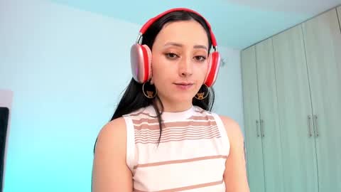 Snapshot of lia_queen610 chatting on February 16, 2025, 7:38 pm Little Queen Lia online show from February 16, 2025, 7:38 pm