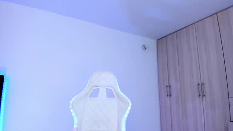 Snapshot of lia_queen610 chatting on March 7, 2025, 3:19 am Little Queen Lia online show from March 7, 2025, 3:19 am