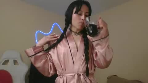 Little Queen Lia  online show from November 22, 2025, 2:21 am