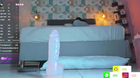 Camila online show from February 10, 2025, 3:21 pm