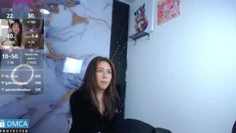 lia summer1 online show from February 22, 2025, 1:44 am