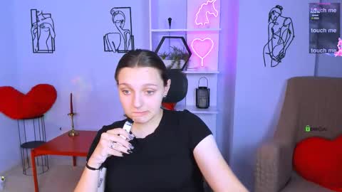 Lia online show from September 14, 2025, 9:52 am