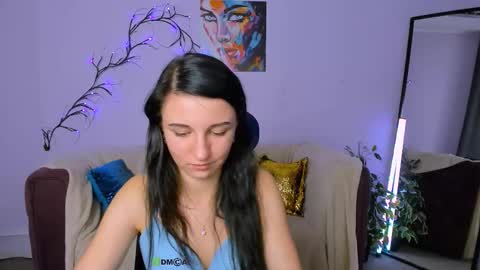 Lia online show from September 15, 2025, 5:57 pm