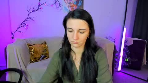 Lia online show from September 17, 2025, 12:07 pm