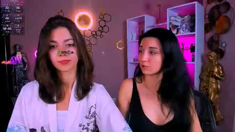 Lia online show from October 1, 2025, 12:11 pm