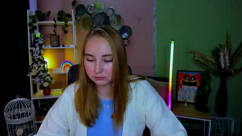 Lia online show from October 7, 2025, 11:40 am