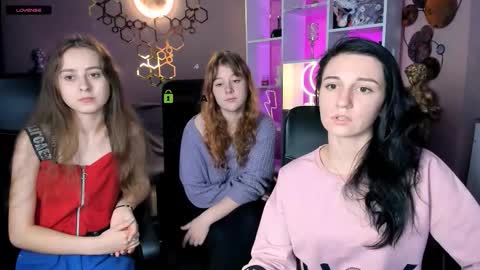 Lia online show from October 15, 2025, 7:03 pm