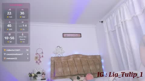 lia sandoval  online show from September 16, 2025, 2:29 pm
