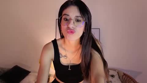 Lia  online show from October 10, 2025, 1:10 pm