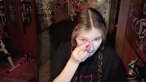 liaaa_li online show from October 21, 2025, 8:20 pm