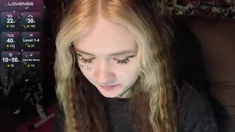 liaaa_li online show from October 29, 2025, 7:48 pm