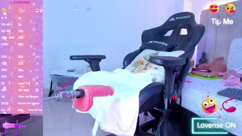 Snapshot of liaagener chatting on February 22, 2025, 10:20 pm Liaa online show from February 22, 2025, 10:20 pm