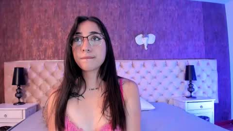 liaa turner  online show from October 4, 2025, 9:02 pm