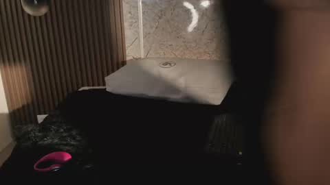 Liah online show from September 19, 2025, 9:15 pm