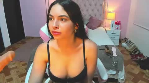 Liah online show from March 11, 2025, 5:27 am