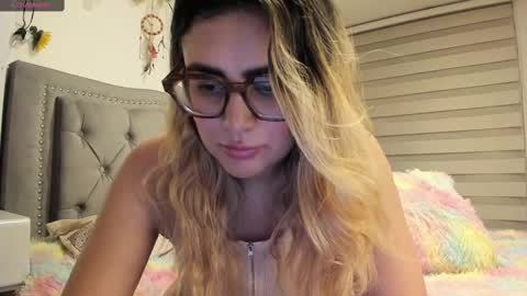Lia  online show from February 25, 2025, 4:57 am