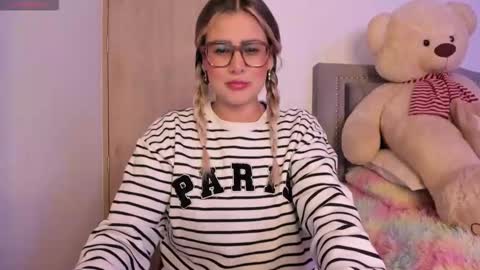 Lia  online show from October 5, 2025, 1:48 am