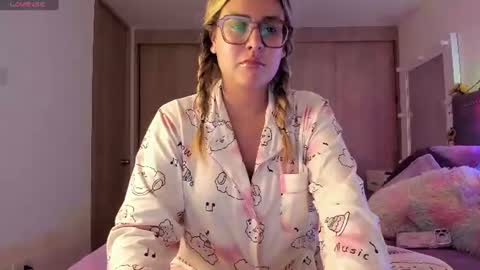 Snapshot of liahkimi chatting on July 19, 2026, 3:54 am Lia online show from July 19, 2026, 3:54 am