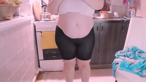 Snapshot of liahsofty chatting on December 3, 2024, 9:56 pm miss Lia colection for travel online show from December 3, 2024, 9:56 pm