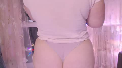 Snapshot of liahsofty chatting on December 8, 2024, 10:14 pm miss Lia colection for travel online show from December 8, 2024, 10:14 pm