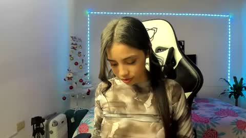 Snapshot of liakent24 chatting on December 14, 2024, 4:45 am Lia Kent online show from December 14, 2024, 4:45 am