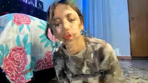 Snapshot of liakent24 chatting on December 14, 2024, 8:02 am Lia Kent online show from December 14, 2024, 8:02 am