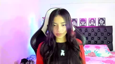 Snapshot of liakent24 chatting on December 21, 2024, 2:52 am Lia Kent online show from December 21, 2024, 2:52 am