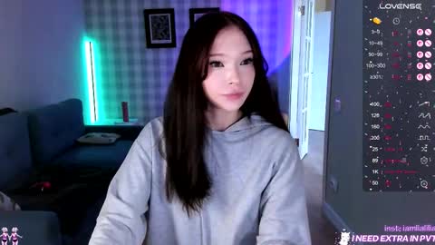 lialilia online show from September 28, 2025, 7:03 am