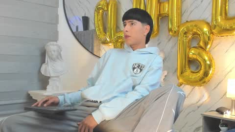 Snapshot of liam_055 chatting on February 5, 2025, 5:52 am Liam online show from February 5, 2025, 5:52 am