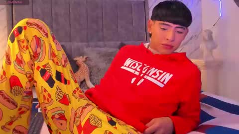 Snapshot of liam_055 chatting on February 18, 2025, 5:09 am Liam online show from February 18, 2025, 5:09 am