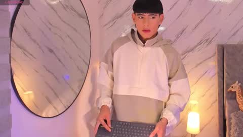 Snapshot of liam_055 chatting on February 20, 2025, 3:56 am Liam online show from February 20, 2025, 3:56 am