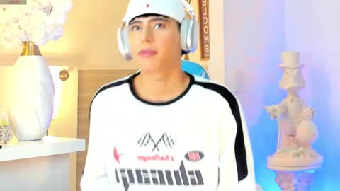 Snapshot of liam_055 chatting on September 8, 2025, 11:59 pm Liam online show from September 8, 2025, 11:59 pm