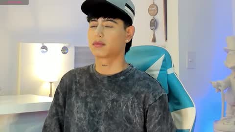 Snapshot of liam_055 chatting on October 6, 2025, 9:56 pm Liam online show from October 6, 2025, 9:56 pm