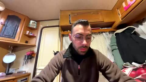 Liam online show from March 1, 2025, 1:18 pm