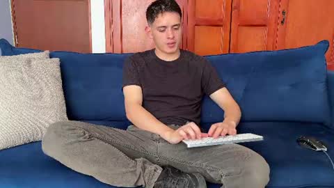 Snapshot of liam_enzho chatting on June 25, 2026, 2:43 pm Liam online show from June 25, 2026, 2:43 pm