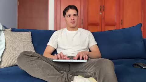 Snapshot of liam_enzho chatting on July 23, 2026, 3:32 pm Liam online show from July 23, 2026, 3:32 pm
