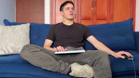 Snapshot of liam_enzho chatting on August 3, 2026, 2:44 pm Liam online show from August 3, 2026, 2:44 pm