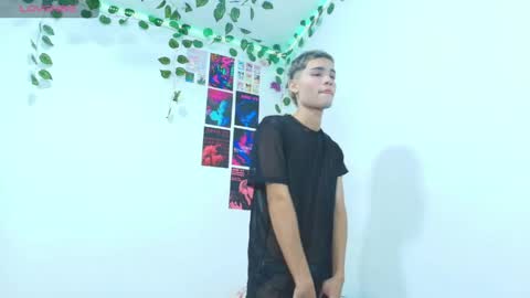 Snapshot of liam_honey18 chatting on May 29, 2026, 1:09 pm liam_honey18 online show from May 29, 2026, 1:09 pm