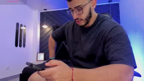 LIAM KLEIN online show from November 30, 2025, 1:48 pm