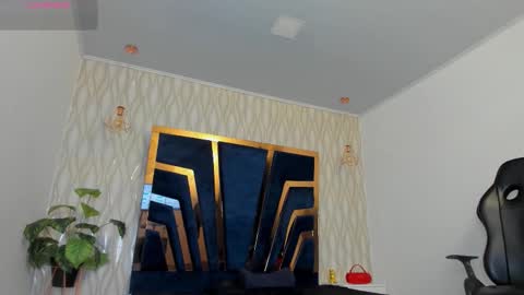 LIAM KLEIN online show from January 6, 2026, 11:14 am