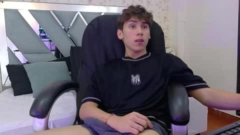 Snapshot of liam_noxx chatting on January 6, 2026, 12:36 am Liam Noxx online show from January 6, 2026, 12:36 am