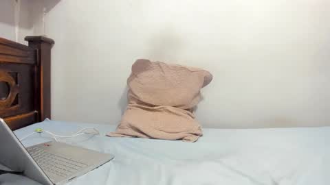 LIAM online show from September 23, 2025, 12:57 am