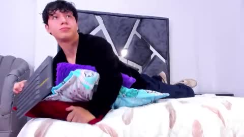 Call me Lian online show from January 18, 2026, 12:20 pm