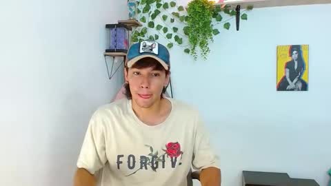 liamxul online show from October 19, 2025, 6:19 pm