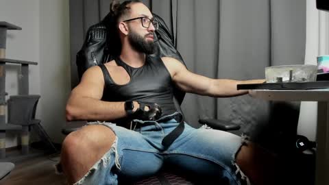 Liam online show from January 31, 2025, 7:18 am