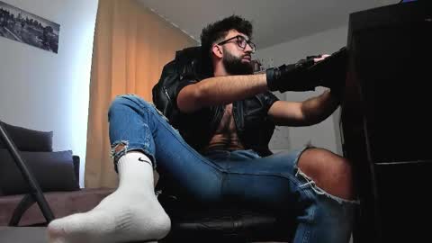 Liam online show from February 14, 2026, 7:38 am