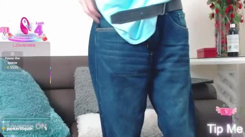 Liam  online show from January 6, 2026, 11:58 am