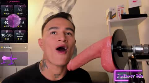 LiamDeep online show from November 21, 2025, 8:40 pm